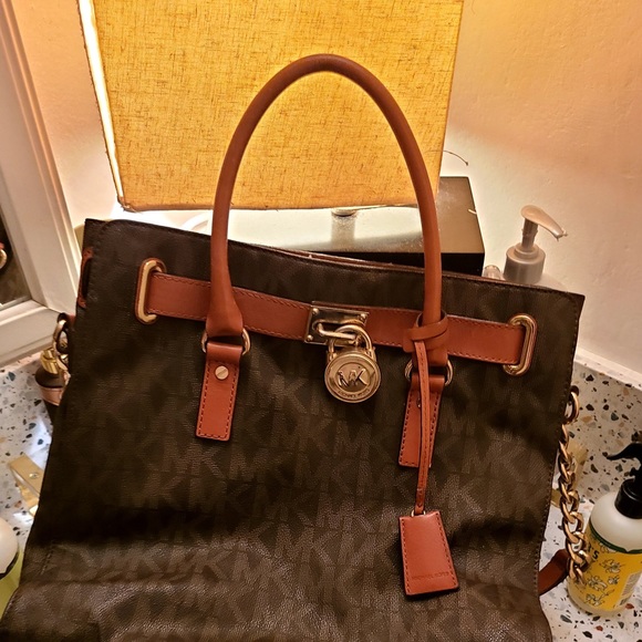 Michael Kors bag - Picture 1 of 4